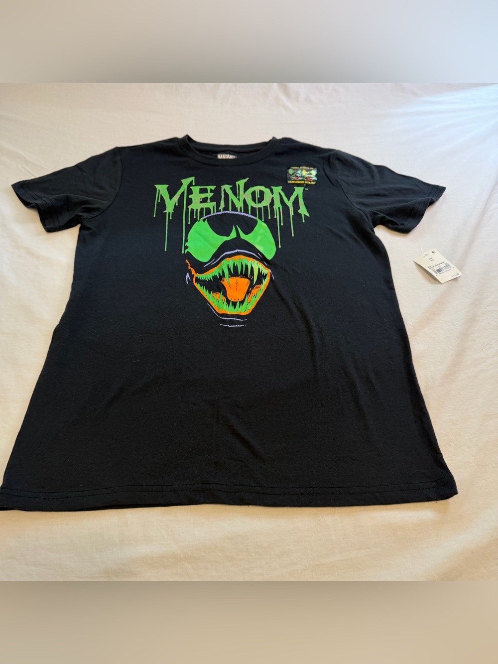 NWT Venom Graphic T-Shirt - Black with Green & Orange Print Size XL